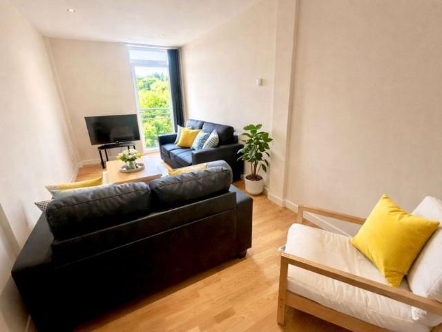 5 bed Apartment 3 Montgomery Place