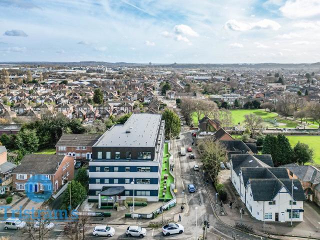 5 bed Apartment for Rent