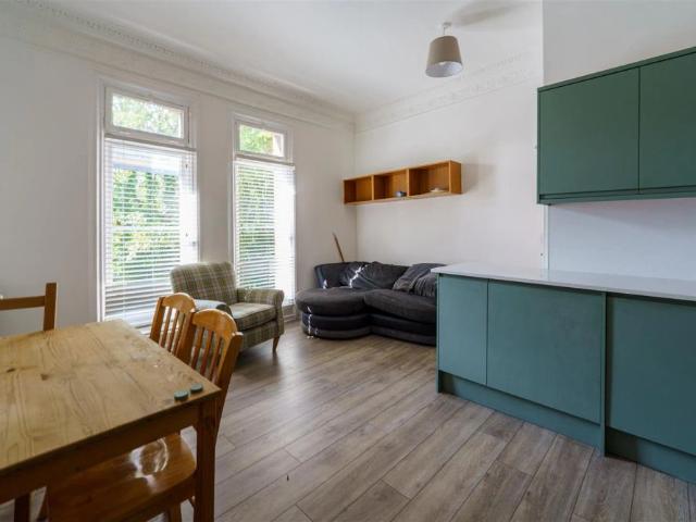 5 bed apartment to rent in North Bank, Jesmond, NE2
