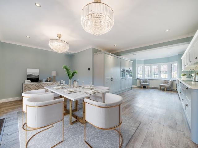 5 bed Detached House to Let for rent in Farnborough Park, Orpington, Kent