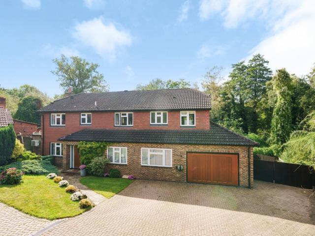 5 bed Detached House to Let for rent in Ravensbourne Park, Keston, Kent