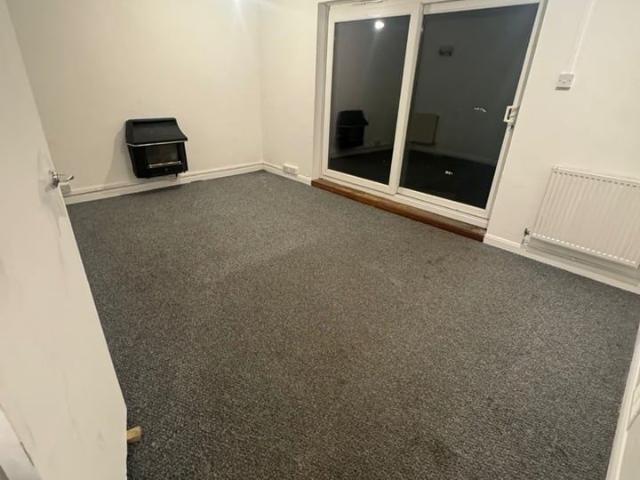 5 Bed Detached House, Ballards Way, CR0
