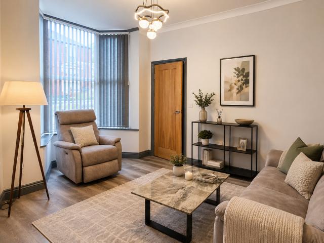 5 bed End of Terrace House To Let