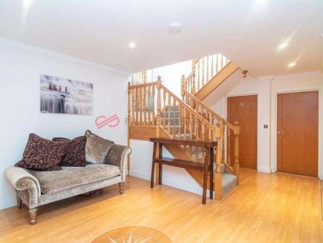 5 bed flat for sale