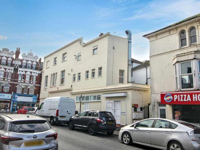 5 bed flat for sale