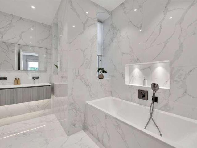 5 bed flat for sale