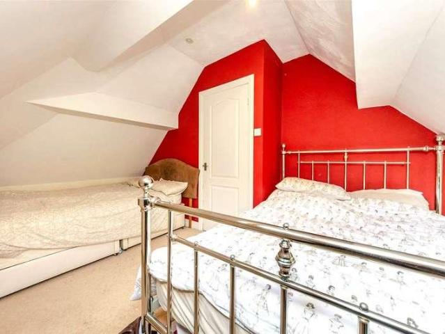 5 bed flat for sale