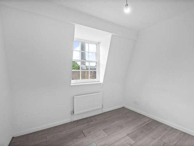 5 bed flat for sale