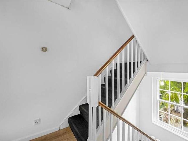 5 bed flat for sale