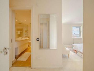 5 bed flat for sale