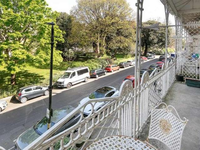 5 bed flat for sale