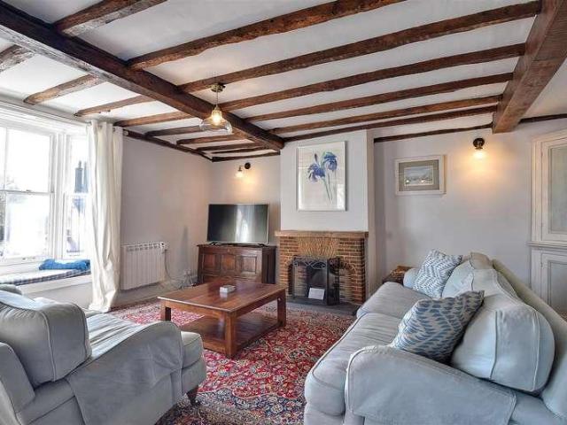 5 bed flat for sale