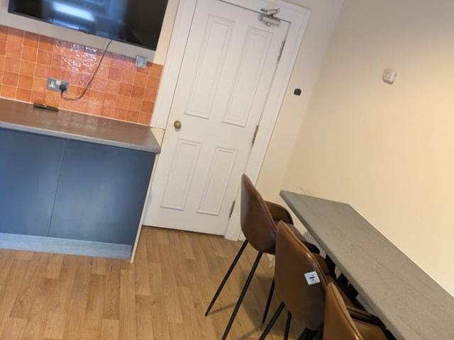 5 Bed Flat, Sauchiehall Street, G2
