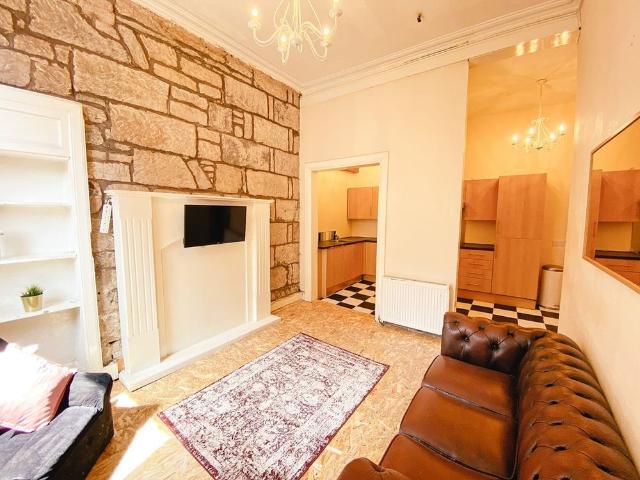 5 Bed Flat, Sauchiehall Street, G2