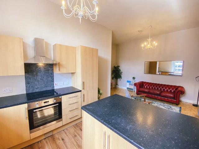 5 Bed Flat, Sauchiehall Street, G2