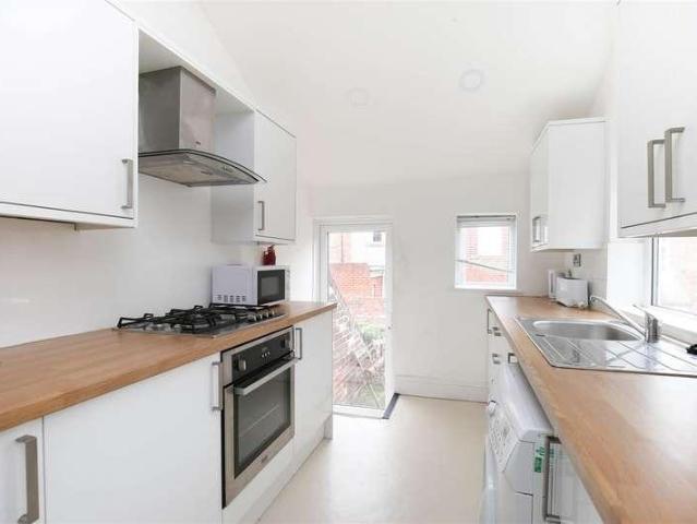 5 bed flat to rent