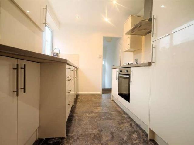 5 bed flat to rent