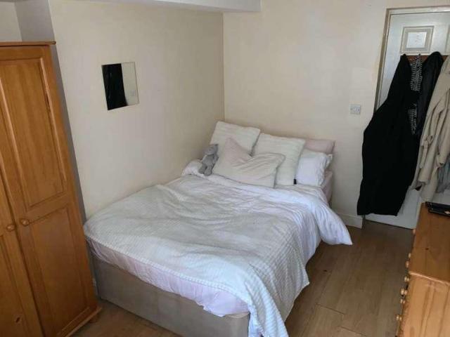 5 bed flat to rent