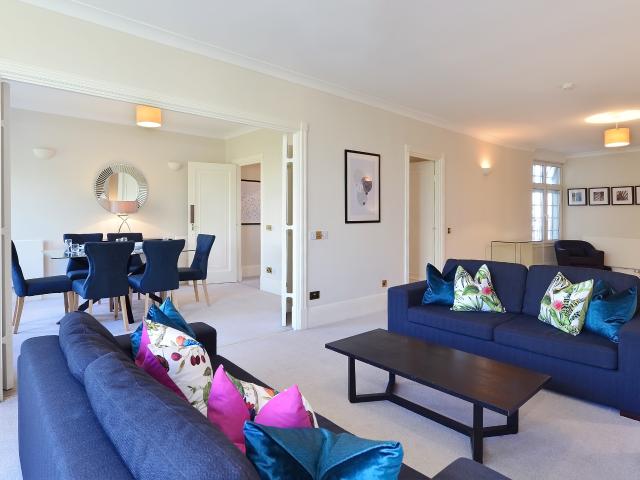 5 bed flat to rent Park Road, St. John\'s Wood NW8