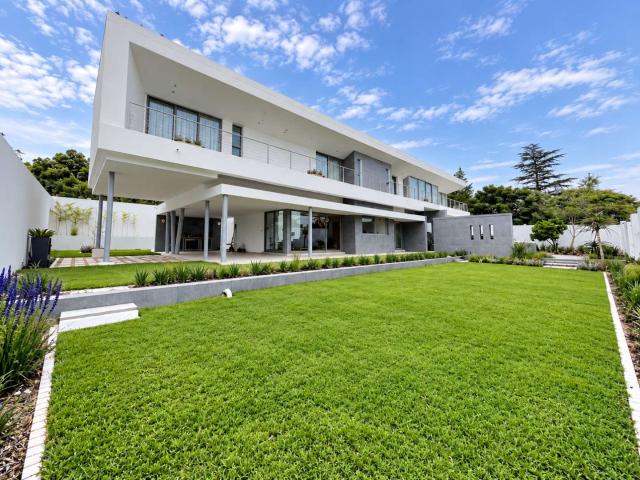 5 Bed Furnished Home in Bryanston