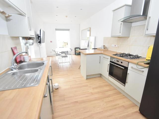 5 bed house to rent in Llantrisant Street, Cathays, CF24