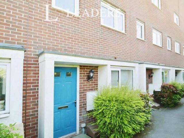 5 bed house to rent