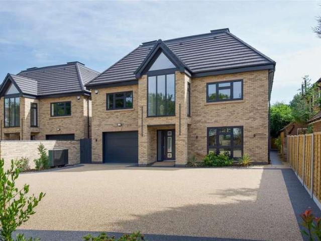 5 bed house to rent