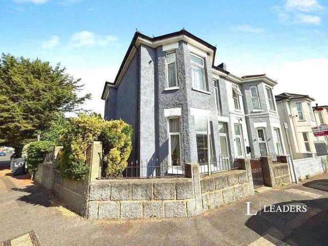 5 bed house to rent