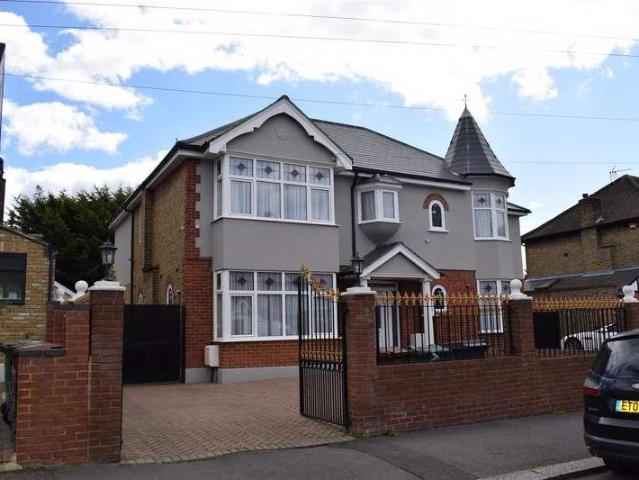 5 bed house to rent