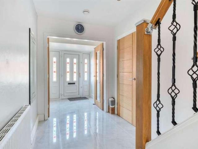 5 bed house to rent