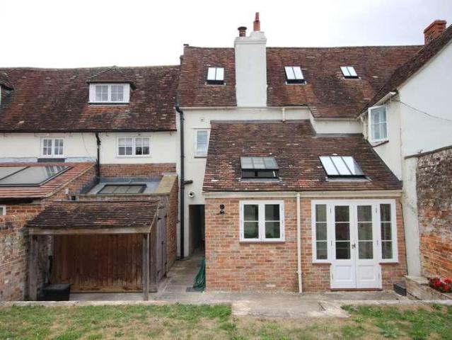 5 bed house to rent