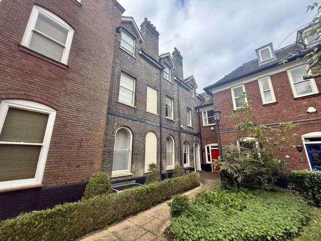 5 bed house to rent