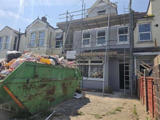 5 bed house to rent