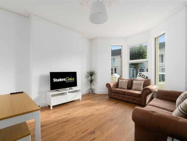 5 bed house to rent