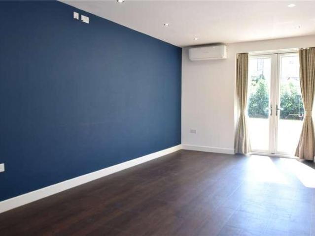 5 bed house to rent