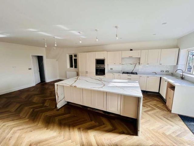 5 bed house to rent
