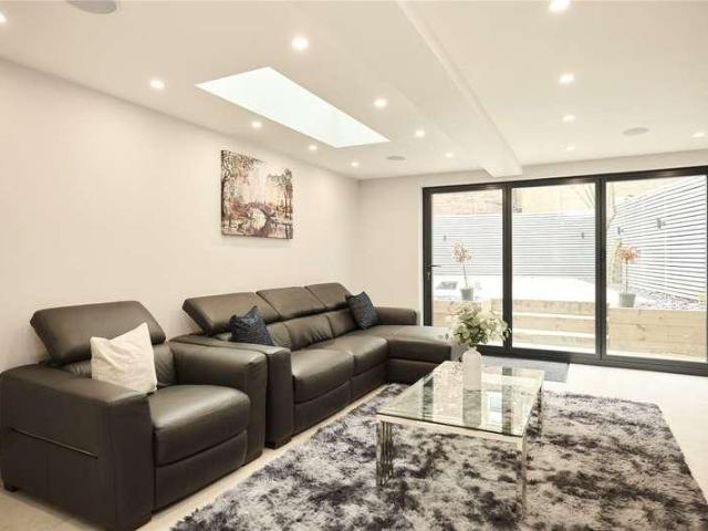 5 bed house to rent