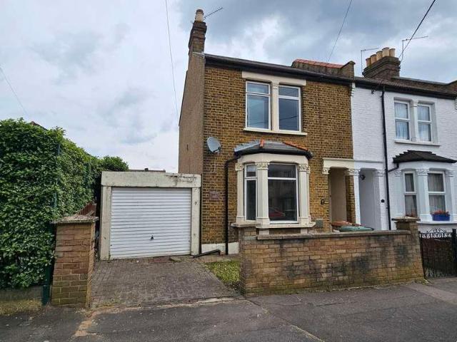 5 bed house to rent