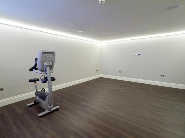 5 bed house to rent