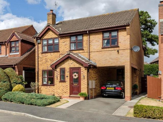 5 bed house for sale
