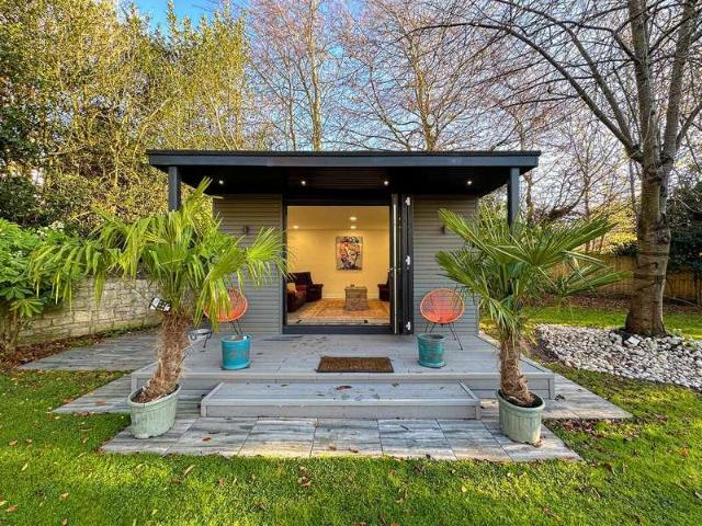 5 bed house for sale