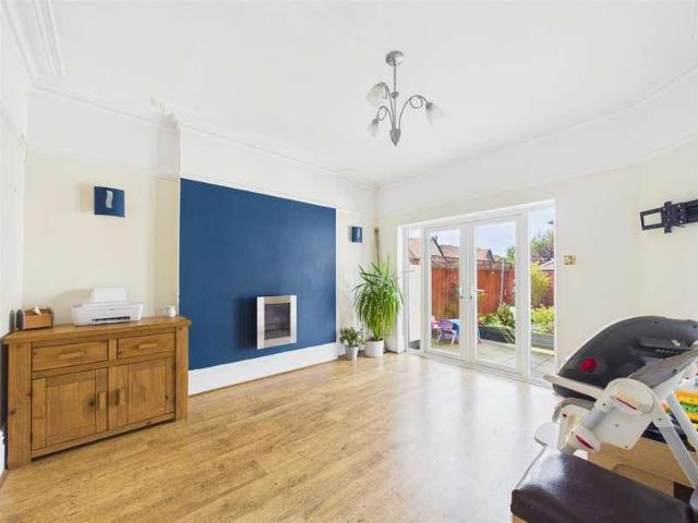 5 bed house for sale