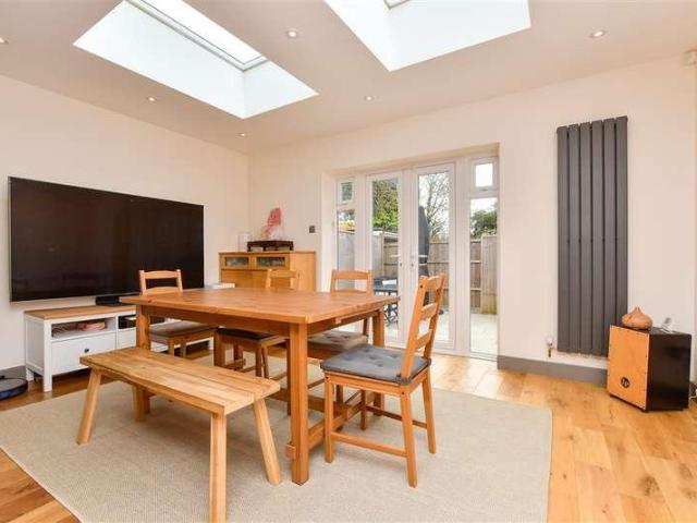 5 bed house for sale