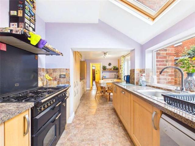 5 bed house for sale