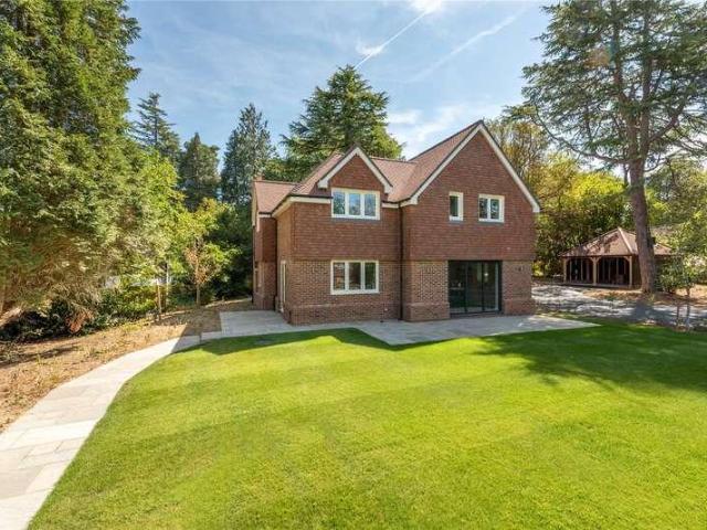 5 bed house for sale
