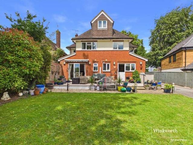 5 bed house for sale