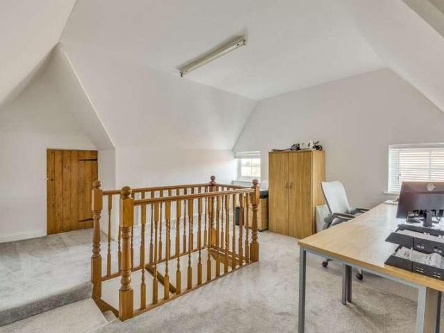 5 bed house for sale