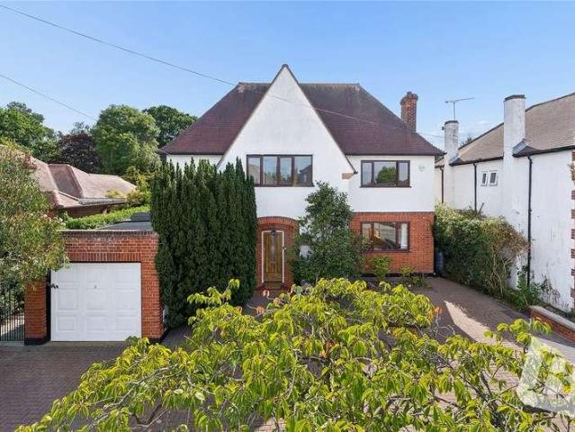 5 bed house for sale
