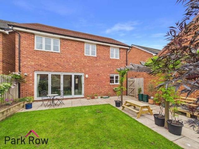 5 bed house for sale