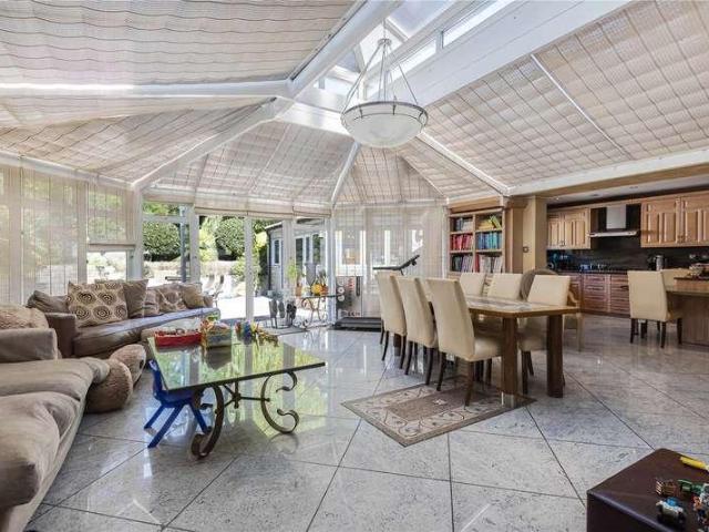 5 bed house for sale